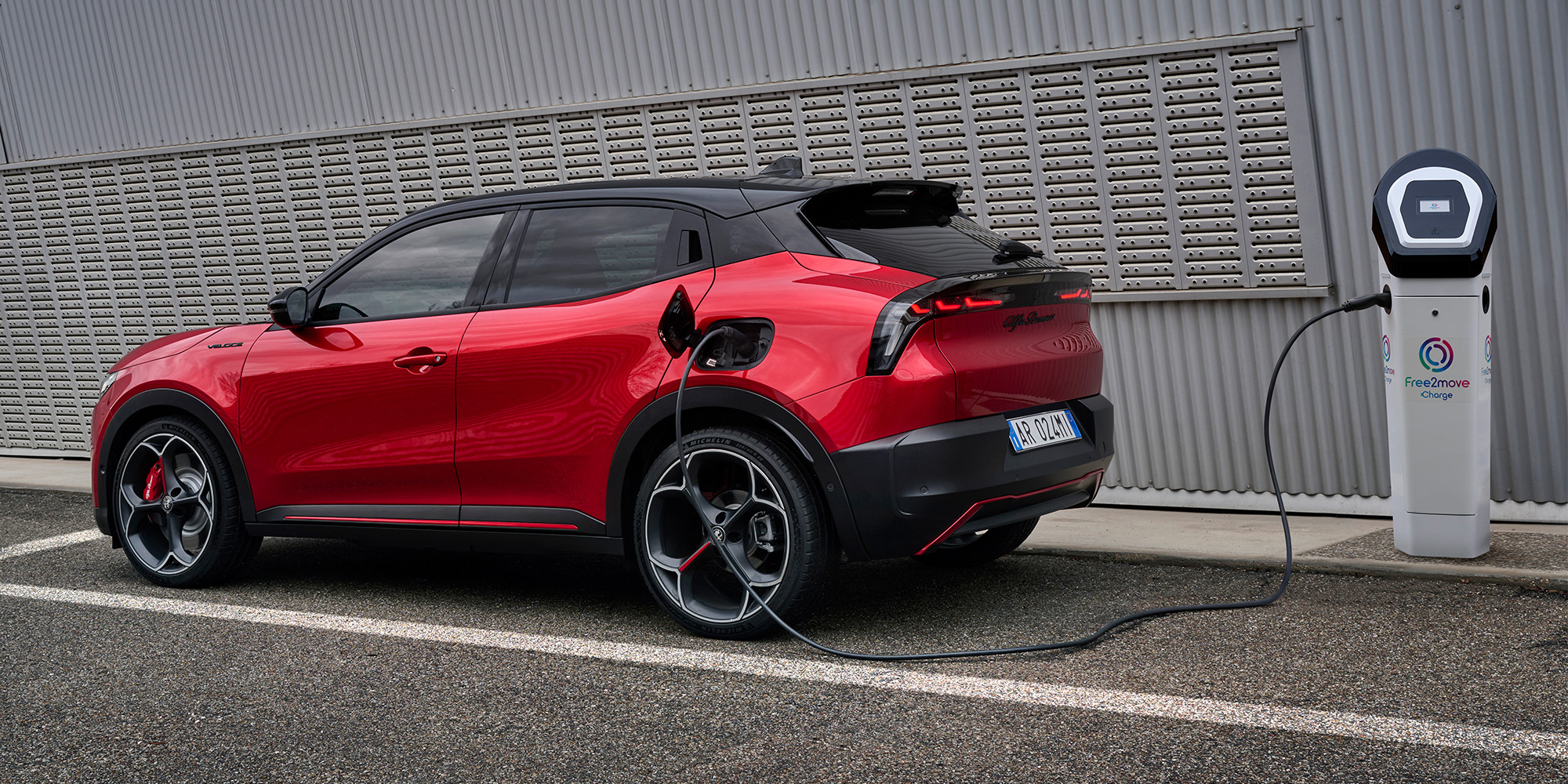 
								Alfa Romeo Junior elettrica full									