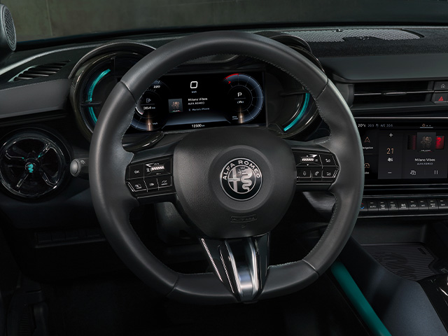 
								Alfa Romeo Junior Ibrida full									