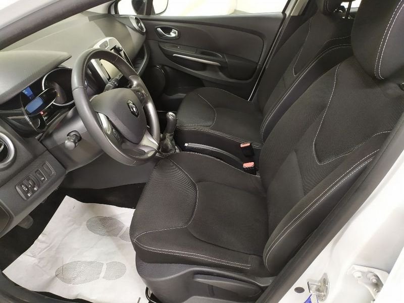 
								Renault Clio Sporter 1.5 dci Costume National 75cv full									