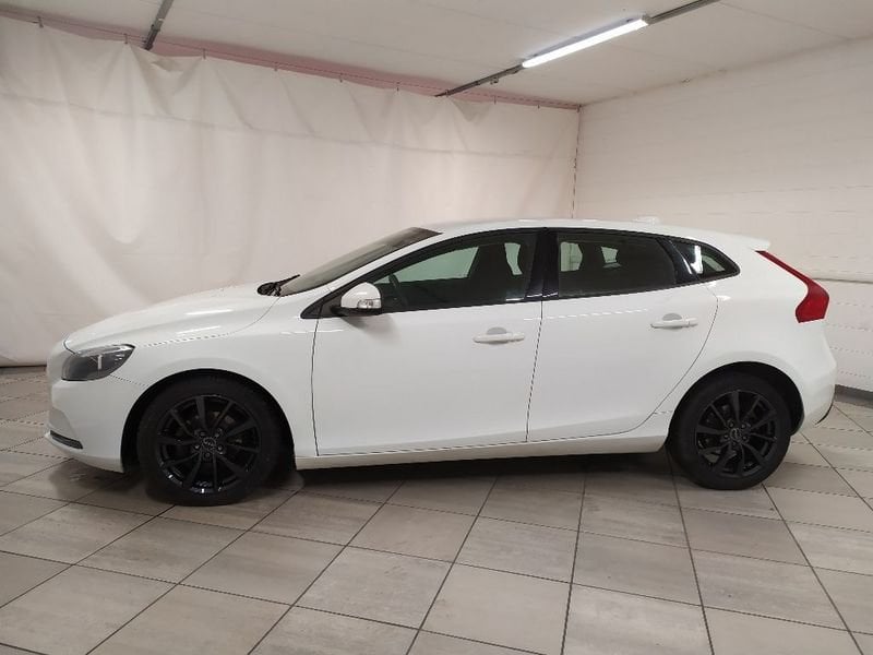 
								Volvo V40 1.6 d2 Momentum full									