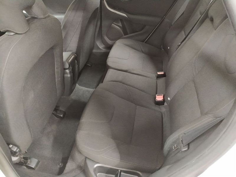 
								Volvo V40 1.6 d2 Momentum full									