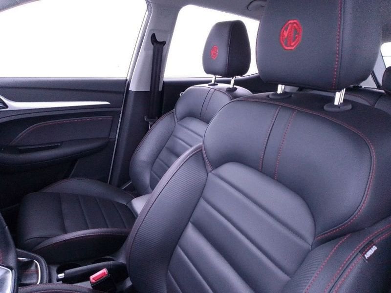 
								MG ZS 1.5 Luxury full									