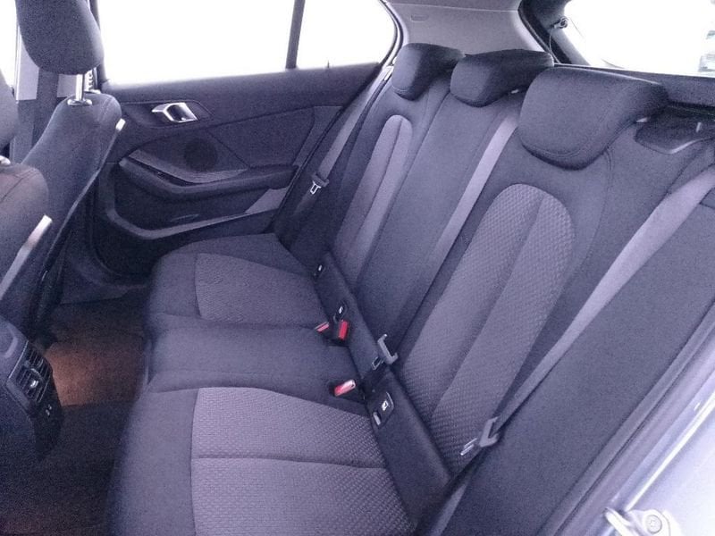 
								BMW Serie 1 118i Business Advantage 136cv auto full									