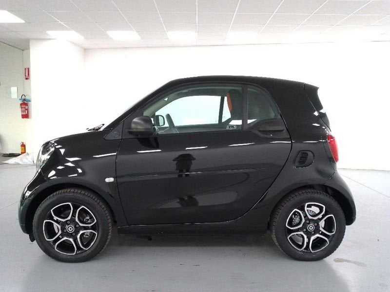 
								Smart fortwo eq enel x black full									