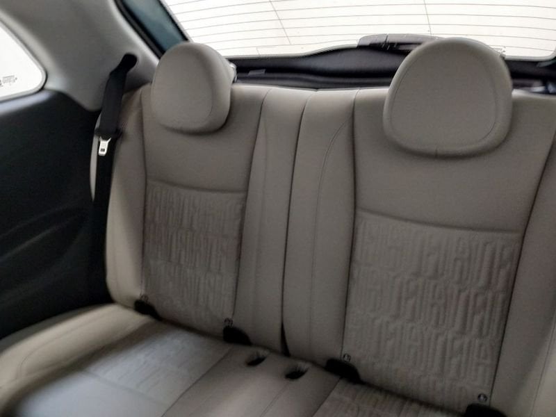 
								FIAT 500e 42 kWh La Prima full									