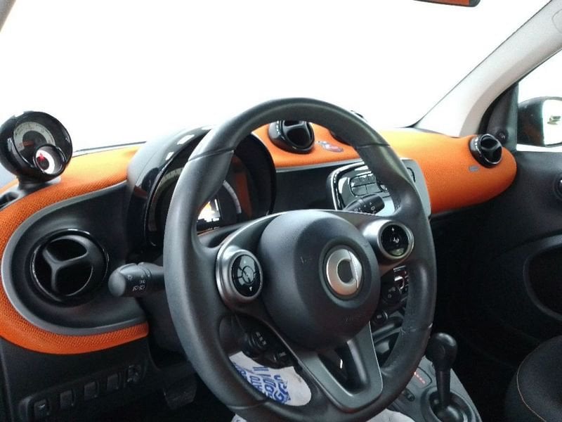 
								Smart fortwo eq enel x black full									