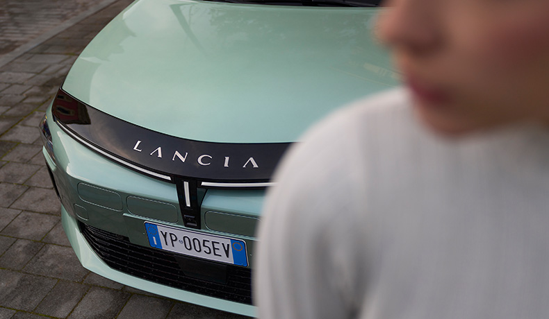 
								Nuova Lancia Ypisilon full									