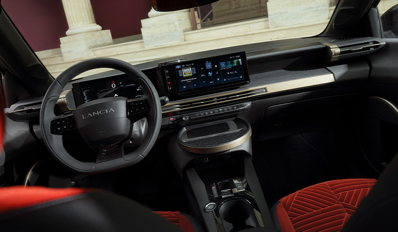 
								Nuova Lancia Ypisilon full									