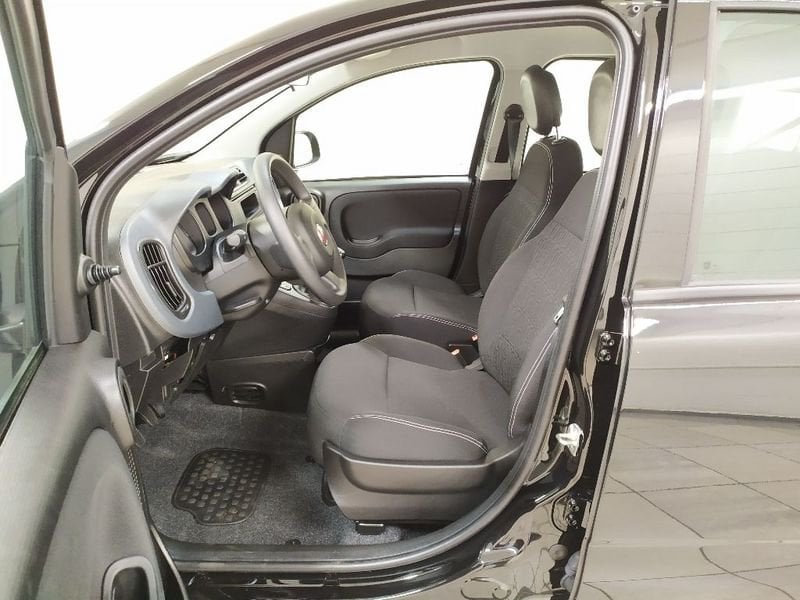 
								FIAT Panda 1.0 firefly hybrid s&s 70cv full									