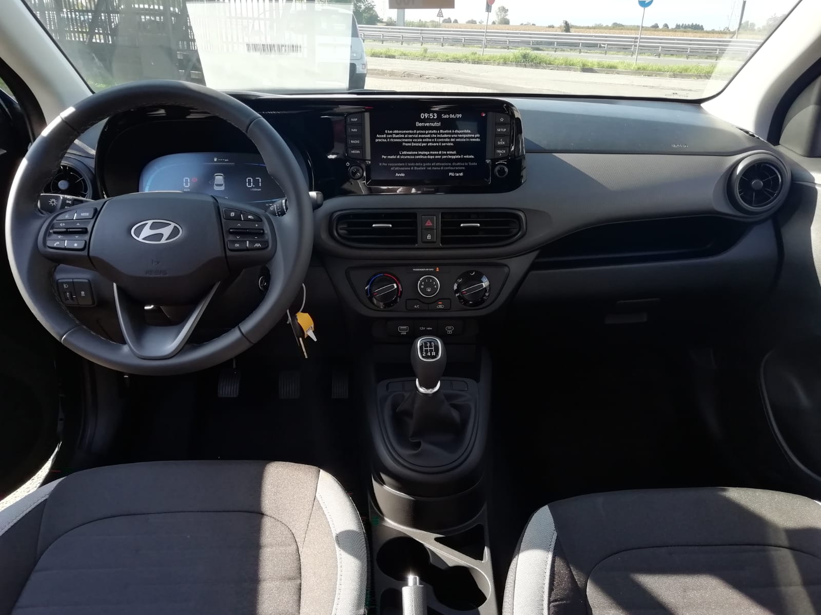 
								Hyundai  i10 1.0 mpi Connectline 63cv KM zero full									
