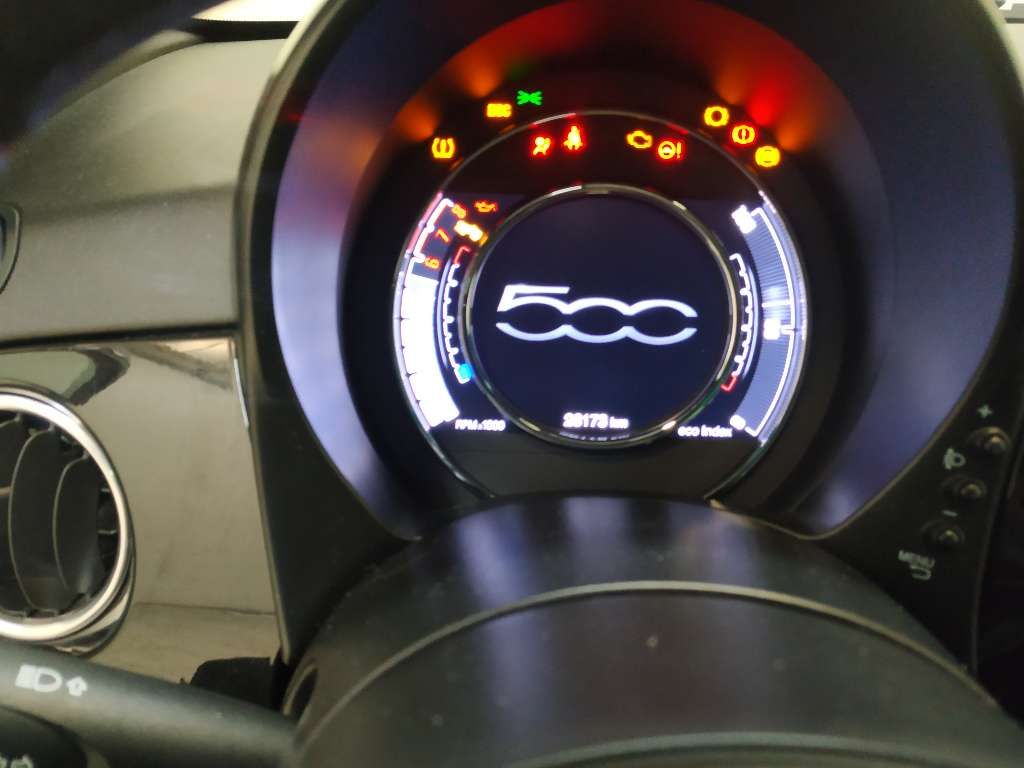 
								FIAT 500 1.0 hybrid Launch Edition 70cv full									