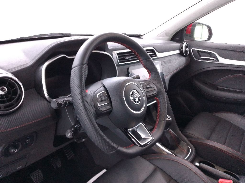 
								MG ZS ZS 1.5 Luxury full									