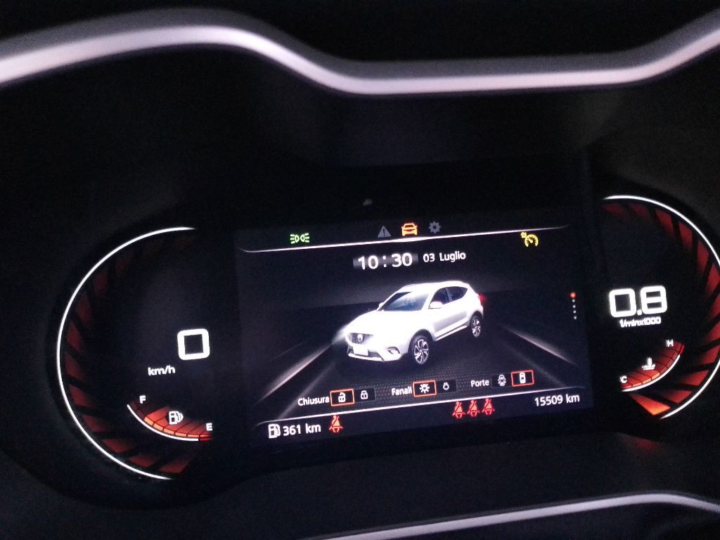 
								MG ZS ZS 1.5 Luxury full									